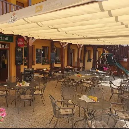 Podzámčí 3*